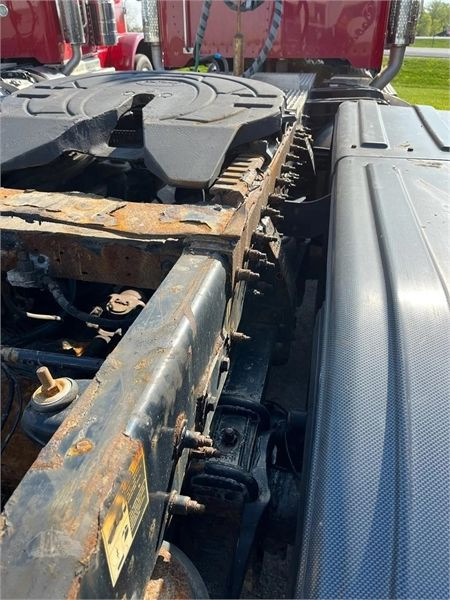 2017 Peterbilt 389 in Heavy Trucks in Calgary - Image 4