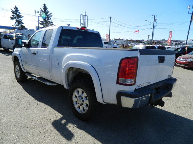 2013 GMC 2500  HD/ DURAMAX DIESEL SHORT BOX 4X4 in Cars & Trucks in Edmonton - Image 2