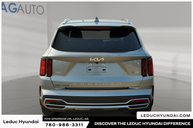 2022 Kia Sorento Plug-In Hybrid SX (3M), Panoramic sunroof, 19-i in Cars & Trucks in Edmonton - Image 3