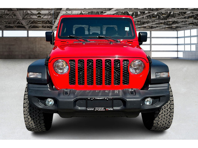  2020 Jeep Gladiator Sport S | Upgraded Wheels | Trailer Tow | T in Cars & Trucks in Mississauga / Peel Region - Image 2