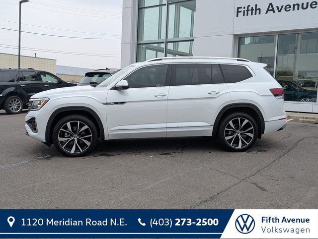 2024 Volkswagen Atlas Execline 2.0 TSI 4MOTION for sale in Cars & Trucks in Calgary - Image 3