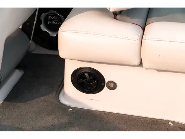 2009 Nautique 216V in Powerboats & Motorboats in Granby - Image 18