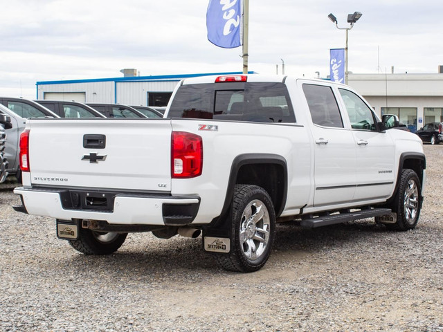 2017 Chevrolet Silverado 1500 Crew Cab Short Box 4-Wheel Drive L in Cars & Trucks in Edmonton - Image 4