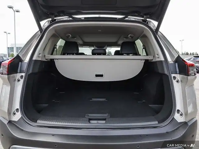 2023 Nissan Rogue SL in Cars & Trucks in London - Image 8