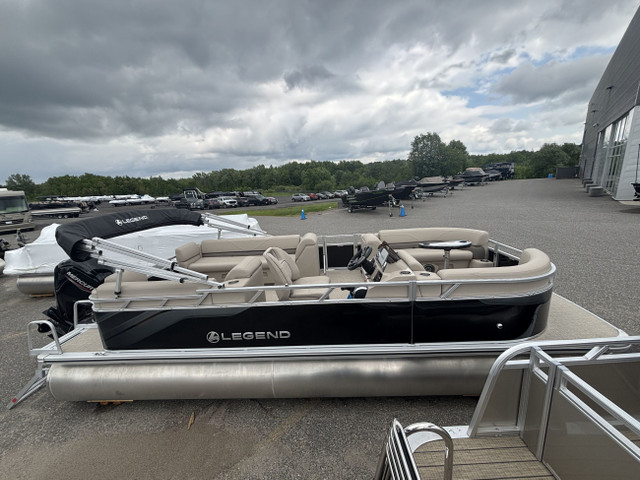 2024 Legend Q-Series LE 21 Lounge Pontoon Boat in Powerboats & Motorboats in Sudbury - Image 3