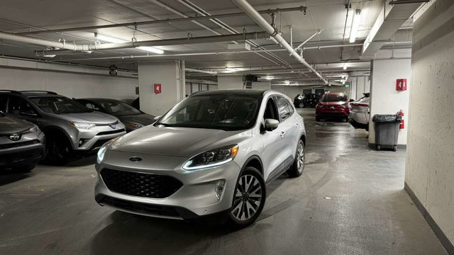 2020 Ford Escape Hybrid Titanium AWD in Cars & Trucks in City of Montréal