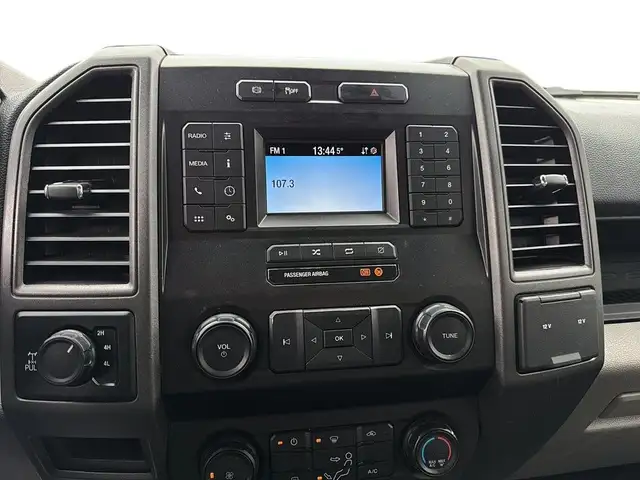 2022 Ford F-350 XL 4x4 SuperCab 6,7L superstroke Diesel 6 Passag in Cars & Trucks in Laval / North Shore - Image 26
