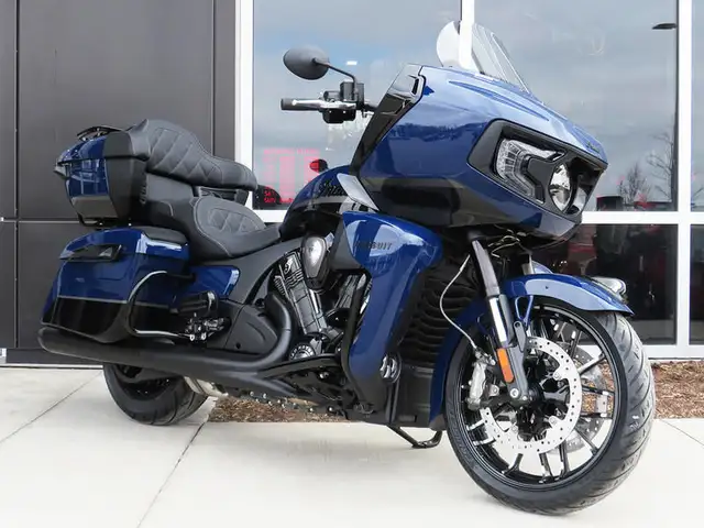 2024 Indian Motorcycle Pursuit Dark Horse with PowerBand Audio P in Street, Cruisers & Choppers in Cambridge - Image 2