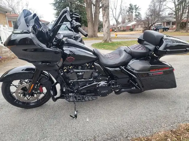 2021 HARLEY-DAVIDSON ROAD GLIDE-BLACK! in Street, Cruisers & Choppers in Edmonton - Image 4