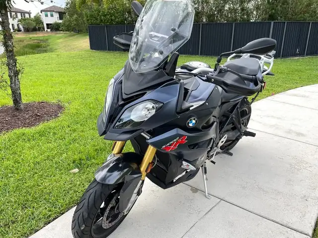 2016 BMW S1000XR-BLACK! in Street, Cruisers & Choppers in Saskatoon - Image 6