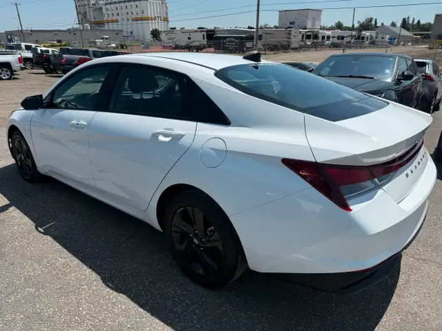 2023 Hyundai Elantra Preferred63417672422913123