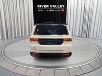 ALLOY WHEELS, HEATED FRONT SEATS, NAVIGATION SYSTEM, POWER LIFTGATE, REMOTE KEYLESS ENTRY, PANIC ALA... (image 3)