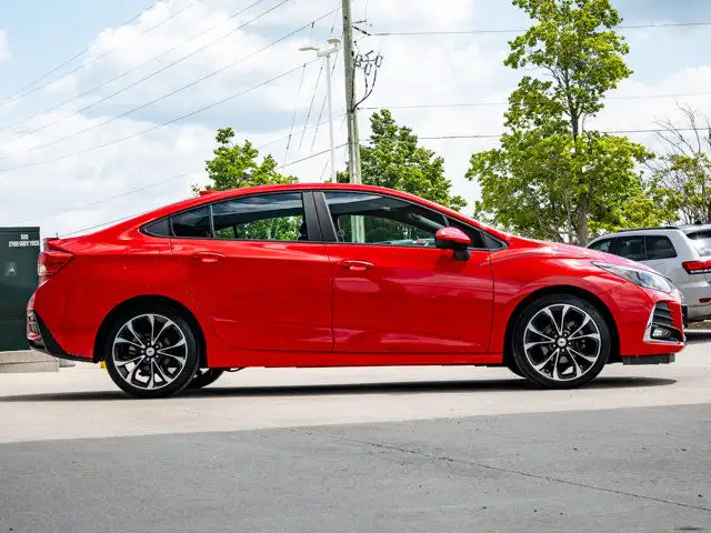 2019 Chevrolet Cruze Premier in Cars & Trucks in Barrie - Image 10