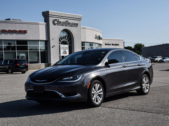 2015 Chrysler 200 in Cars & Trucks in Chatham-Kent