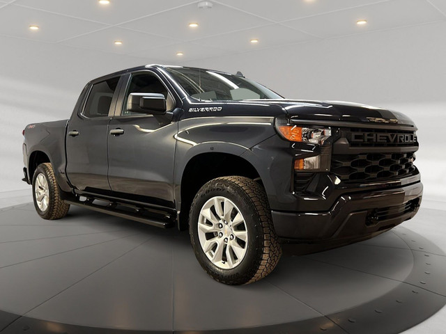 2023 Chevrolet Silverado 1500 CUSTOM CREW CAB 4X4 in Cars & Trucks in Laval / North Shore - Image 3