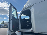 2021 FREIGHTLINER T12664ST;Heavy Duty Trucks - Conventional Truck w/ Sleeper Penske Location 37 WEST... (image 8)