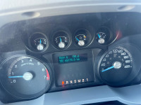 2012 Ford Super Duty F-250 SRW 8ft Box Crew cab with auto ac, new tires, low kms, tilt steering, tow... (image 6)