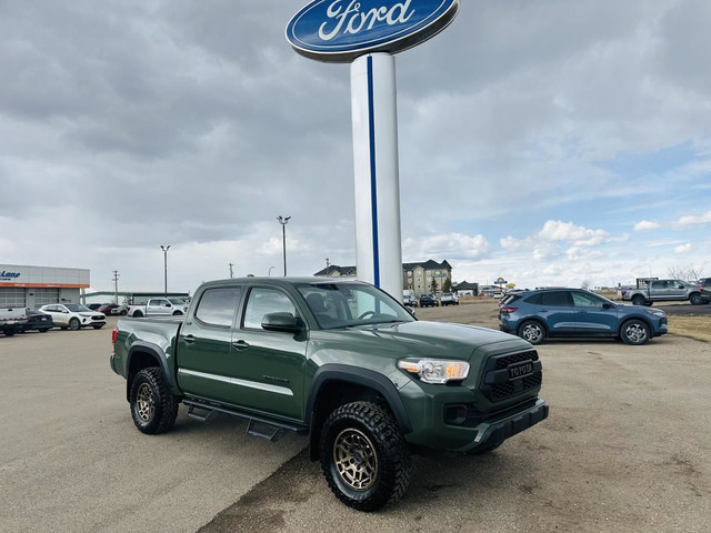 2022 Toyota Tacoma 4x4 Double Cab Auto SB for sale in Cars & Trucks in Edmonton - Image 2