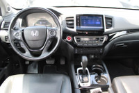 CLEAN CARFAX ACCIDENT FREE WELL MAINTAINED SAFETY INCLUDED LOCAL ONTARIO VECHILE The 2017 Honda Ridg... (image 9)