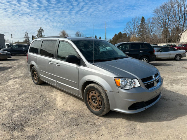 2013 Dodge Grand Caravan in Cars & Trucks in Ottawa - Image 3