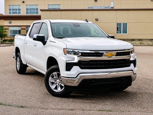 2025 Chevrolet Silverado 1500 LT in Cars & Trucks in Strathcona County - Image 2