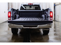 **ONE OWNER - ACCIDENT FREE** 8,885 KM This 2022 Ram 1500 Classic 4x4 Reg Cab SLT Longbox is powered... (image 9)