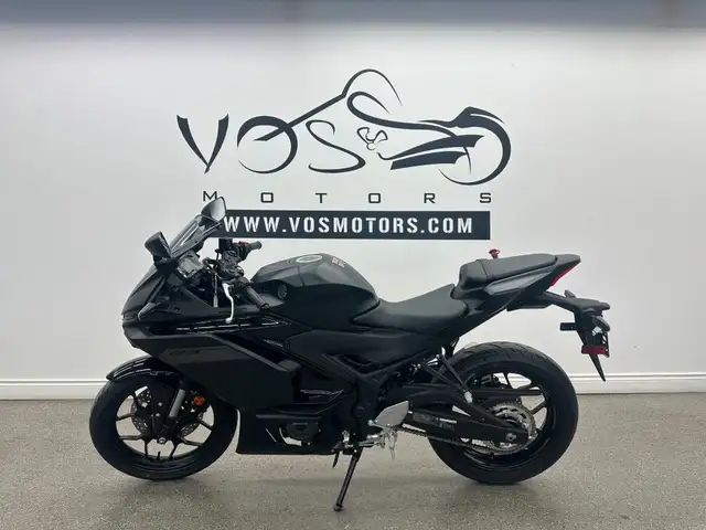 2025 Yamaha YZFR3ASB R3 - V6399NP - -No Payments for 1 Year** in Sport Bikes in Markham / York Region - Image 8