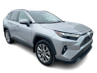 Le Toyota RAV4 Limited 2022 est la version haut de gamme du populaire VUS compact de Toyota. Il se d... (image 1)