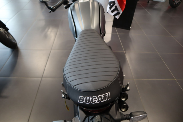 2023 Ducati Scramber Nightshift Silver in Other in Edmonton - Image 4