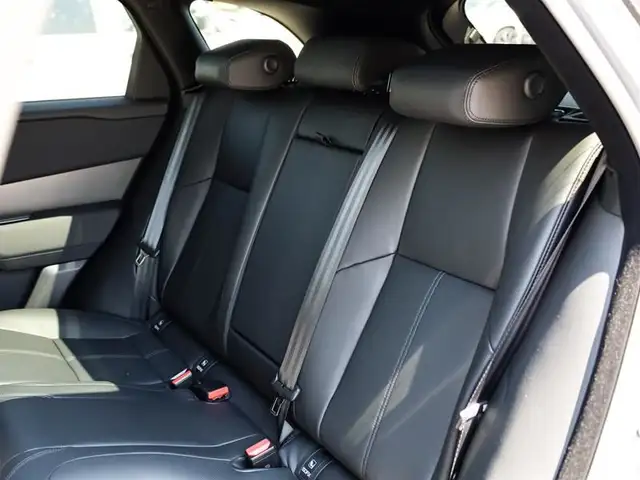 2024 Land Rover Range Rover Velar P250 Dynamic SE in Cars & Trucks in Oshawa / Durham Region - Image 18