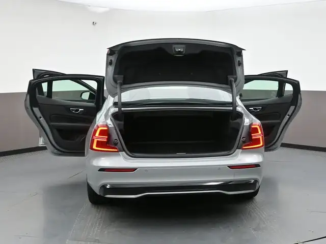 2024 Volvo S60 B5 B5 CORE SUNROOF, NAVIGATION, HEATED POWER SEAT in Cars & Trucks in City of Halifax - Image 47