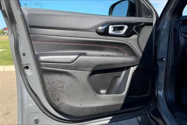 2023 Jeep Compass 4WD TRAILHAWK in Cars & Trucks in Edmonton - Image 23