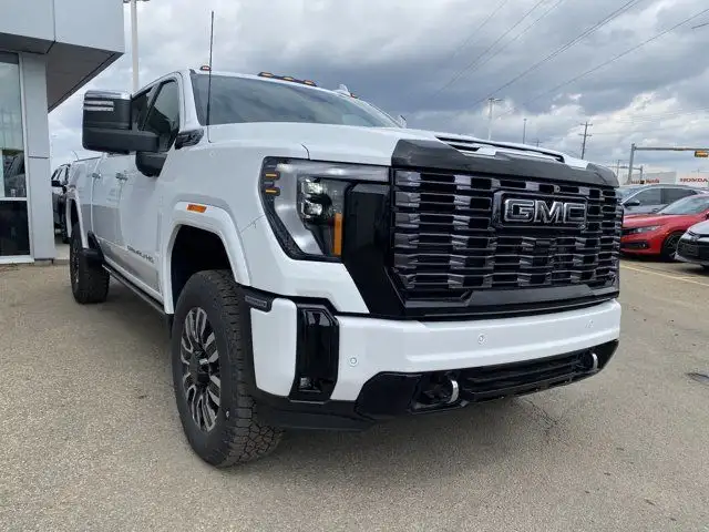 2025 GMC Sierra 3500HD Crew Cab Denali Ultimate in Cars & Trucks in Edmonton - Image 9