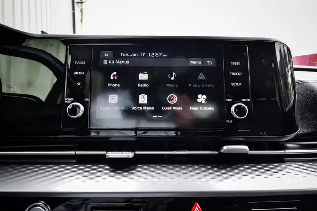 2022 Kia Carnival LX • HEATED SEATS • POWER LIFTGATE • CP/AA in Cars & Trucks in Cornwall - Image 19