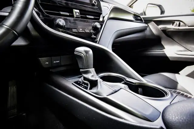 2023 Toyota Camry SE • HEATED SEATS • CP/AA • REAR CAM in Cars & Trucks in Kingston - Image 24