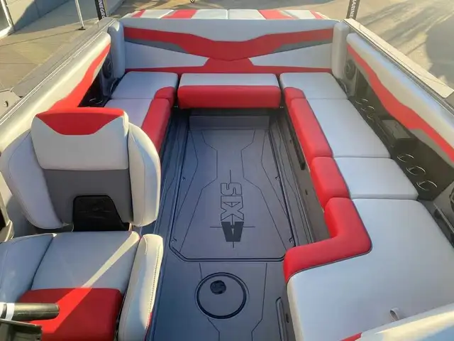 2024 Axis T235 in Powerboats & Motorboats in Saskatoon - Image 11