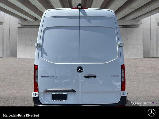 2025 Mercedes-Benz Sprinter 3500 170 Wheelbase High Roof RWD in Cars & Trucks in Longueuil / South Shore - Image 4
