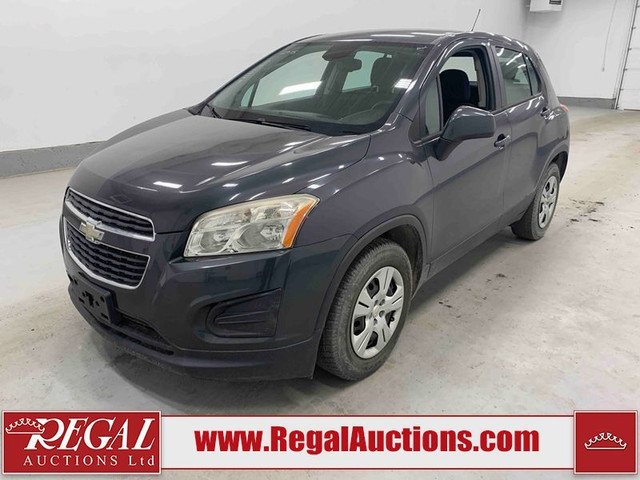 2015 CHEVROLET TRAX LS in Cars & Trucks in Calgary - Image 2