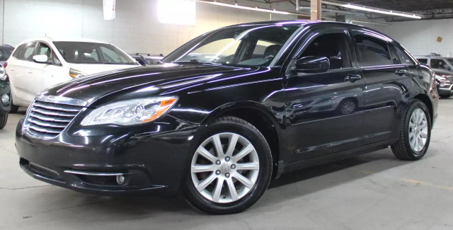 2012 CHRYSLER 200 Touring/CRUISE/SIEGES CHAUFFANTS/AC/MAGS/AUCUN in Cars & Trucks in City of Montréal - Image 4