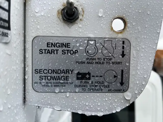 2013 International DuraStar MA025 Altec Bucket Service Truck in Heavy Trucks in Delta/Surrey/Langley - Image 38