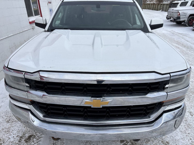 2018 Chevrolet Silverado 1500 LT | 4X4 | CREW CAB | 5.3L V8 | LI in Cars & Trucks in Calgary - Image 2