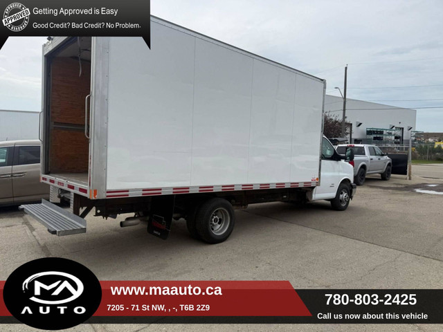 2020 GMC Savana Cutaway G4500 16 fT Cube Van in Cars & Trucks in Edmonton - Image 4
