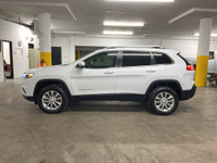 See Dealer Website for Details. Engine: V6 Cylinder Engine (image 7)