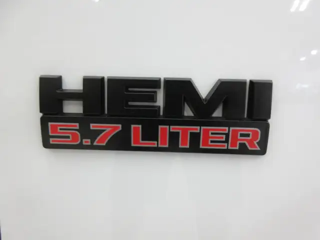 RAM 1500 2018 SPORT NIGHT EDITION CREW-CAB V8 5.7L HEMI 4X4 in Cars & Trucks in Lévis - Image 12