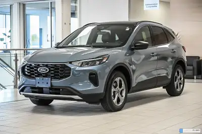 *** Spécial démo taux d'interet a 0% *** Superbe Ford escape offert en version St-Line incluant l'ec...