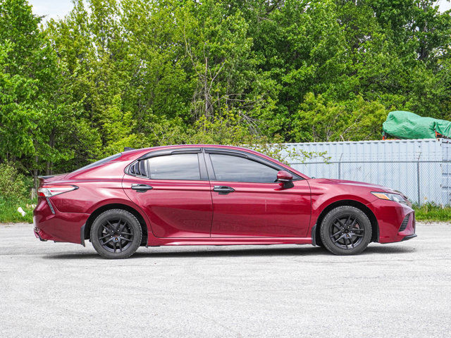 2018 Toyota Camry SE- Sunroof - Heated Seats in Cars & Trucks in Barrie - Image 2