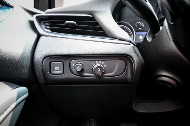 2021 Buick Enclave Premium - Cooled Seats - Leather Seats in Cars & Trucks in Ottawa - Image 14