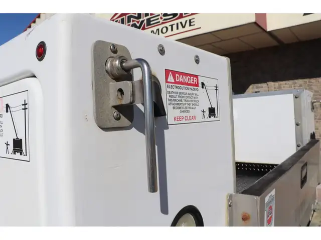 2015 Dodge RAM 4500 CREW DUALLY 6.7L CUMMINS 4X4, SERVICE BODY & in Cargo & Utility Trailers in Winnipeg - Image 32