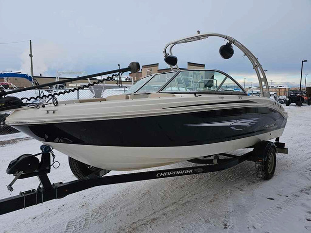  2013 Chaparral H20 MATRIX SKI & FISH FINANCING AVAILABLE in Powerboats & Motorboats in Kelowna - Image 4