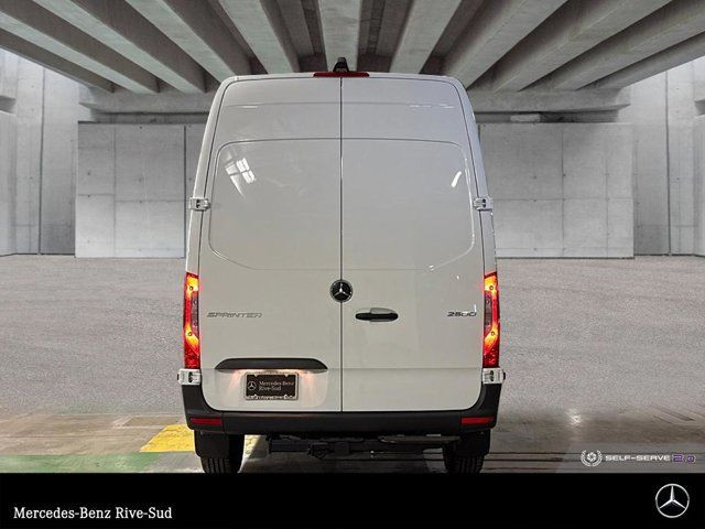 2025 Mercedes-Benz Sprinter 2500 144 Wheelbase High Roof RWD in Cars & Trucks in Longueuil / South Shore - Image 4